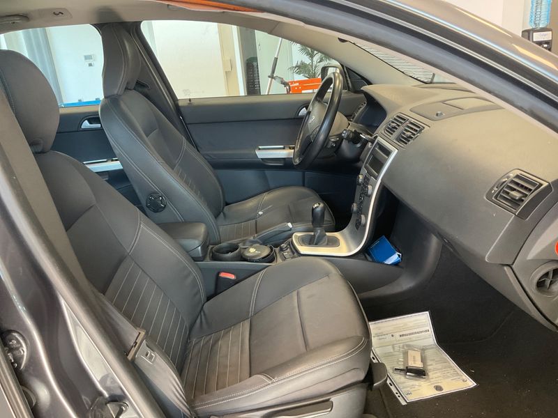 Volvo V50 2.0 D Momentum — zdjęcie 3