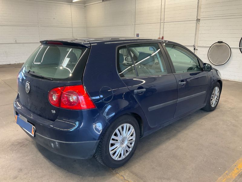 Volkswagen Golf V 1.6 Trendline — zdjęcie 2