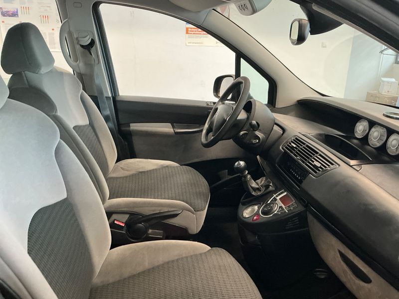 Citroen C8 2.0 HDi Tendance — zdjęcie 3