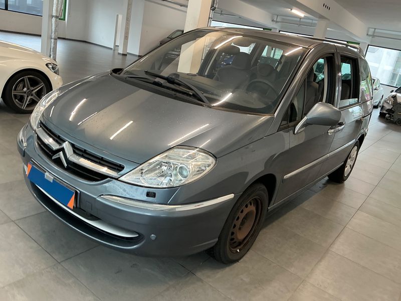 Citroen C8 2.0 HDi Tendance — zdjęcie 1