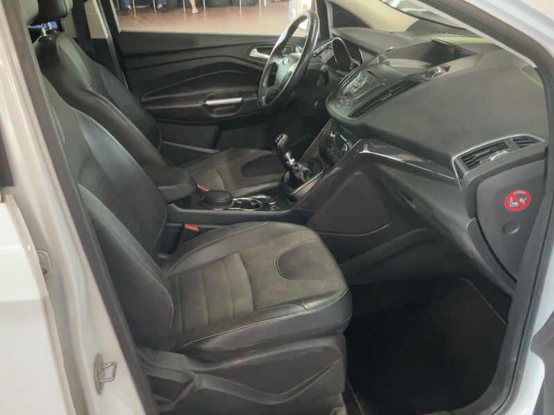 Ford Kuga 2.0 TDCi Titanium 2013 – снимка 17