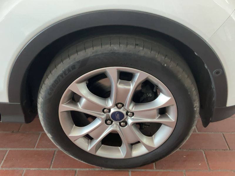 Ford Kuga 2.0 TDCi Titanium 2013 – снимка 11