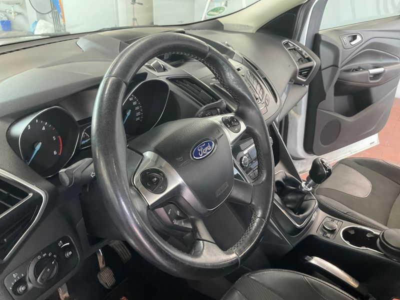 Ford Kuga 2.0 TDCi Titanium 2013 – снимка 27