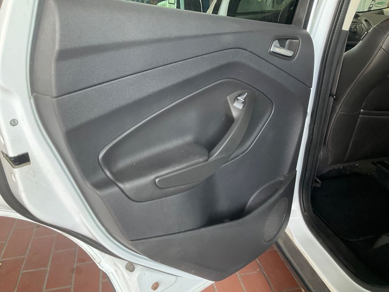 Ford Kuga 2.0 TDCi Titanium 2013 – снимка 30