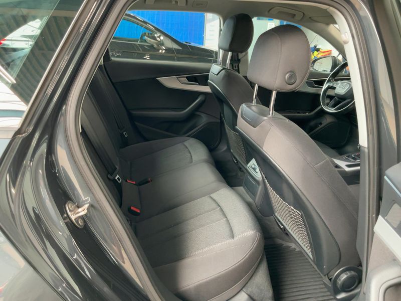 Audi A4 2.0 TDI 2016 – снимка 19
