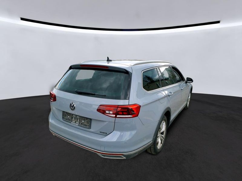 Volkswagen Passat Alltrack 2.0 TDI 4Motion — zdjęcie 15
