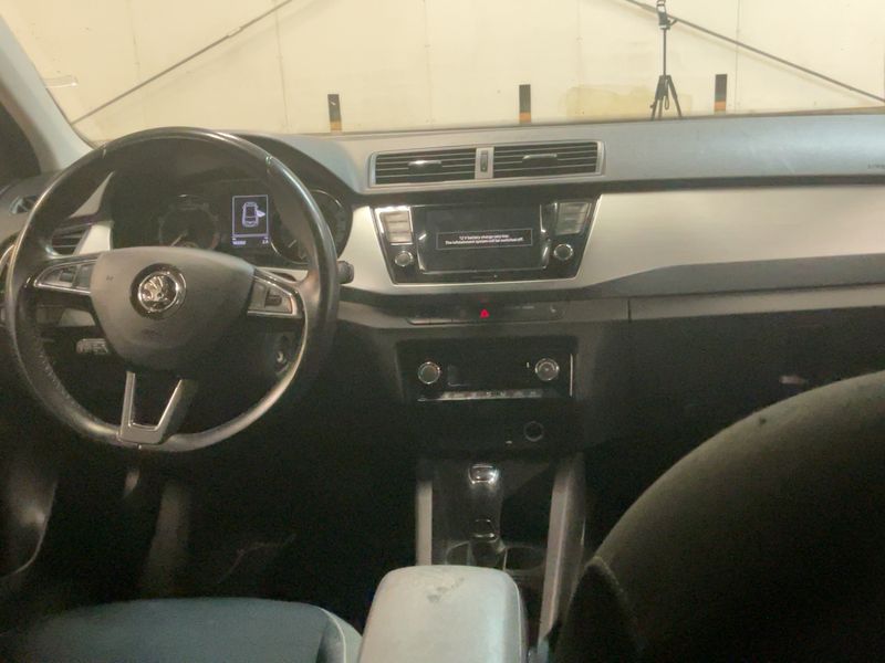 Skoda Fabia 1.0 TSI Ambition — zdjęcie 12