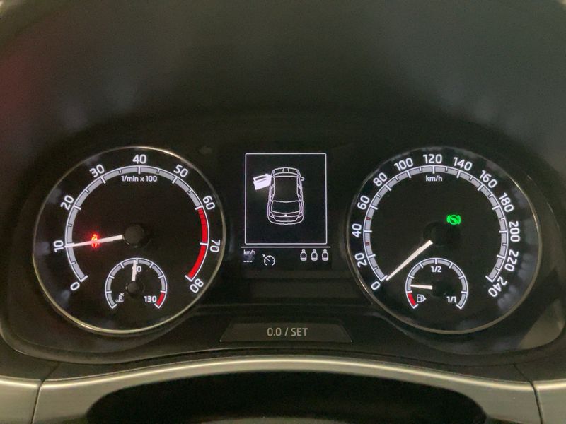 Skoda Fabia 1.0 TSI Ambition — zdjęcie 13