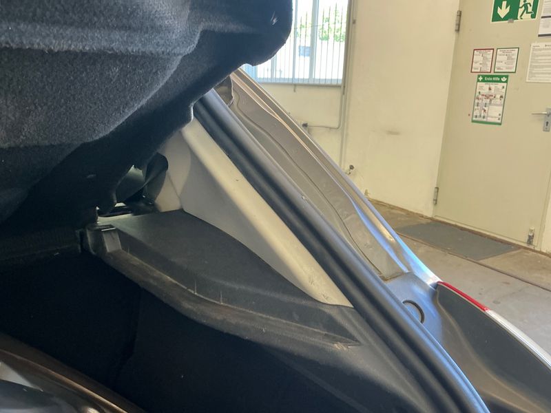 Renault Megane 1.6 Dynamique 2009 – снимка 27