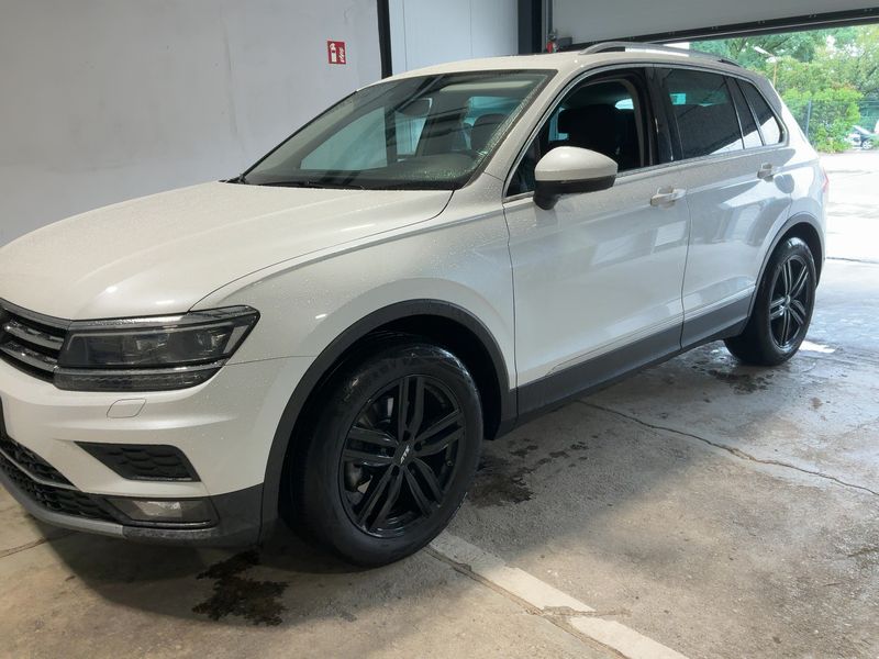 Volkswagen Tiguan 2.0 TDI Highline BlueMotion Tech 2017 – снимка 1