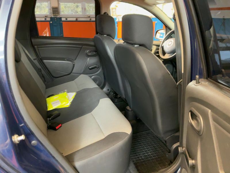 Dacia Duster 1.6 Ice 4x2 2015 – снимка 19