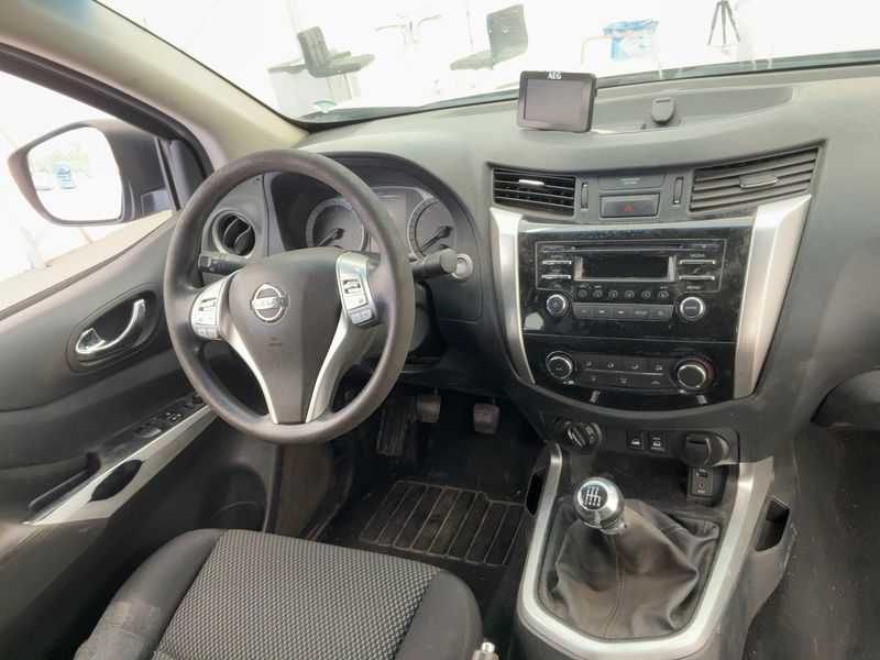 Nissan NP300 Pick-up 2.3 dCi Acenta King Cab 4x4 — zdjęcie 12