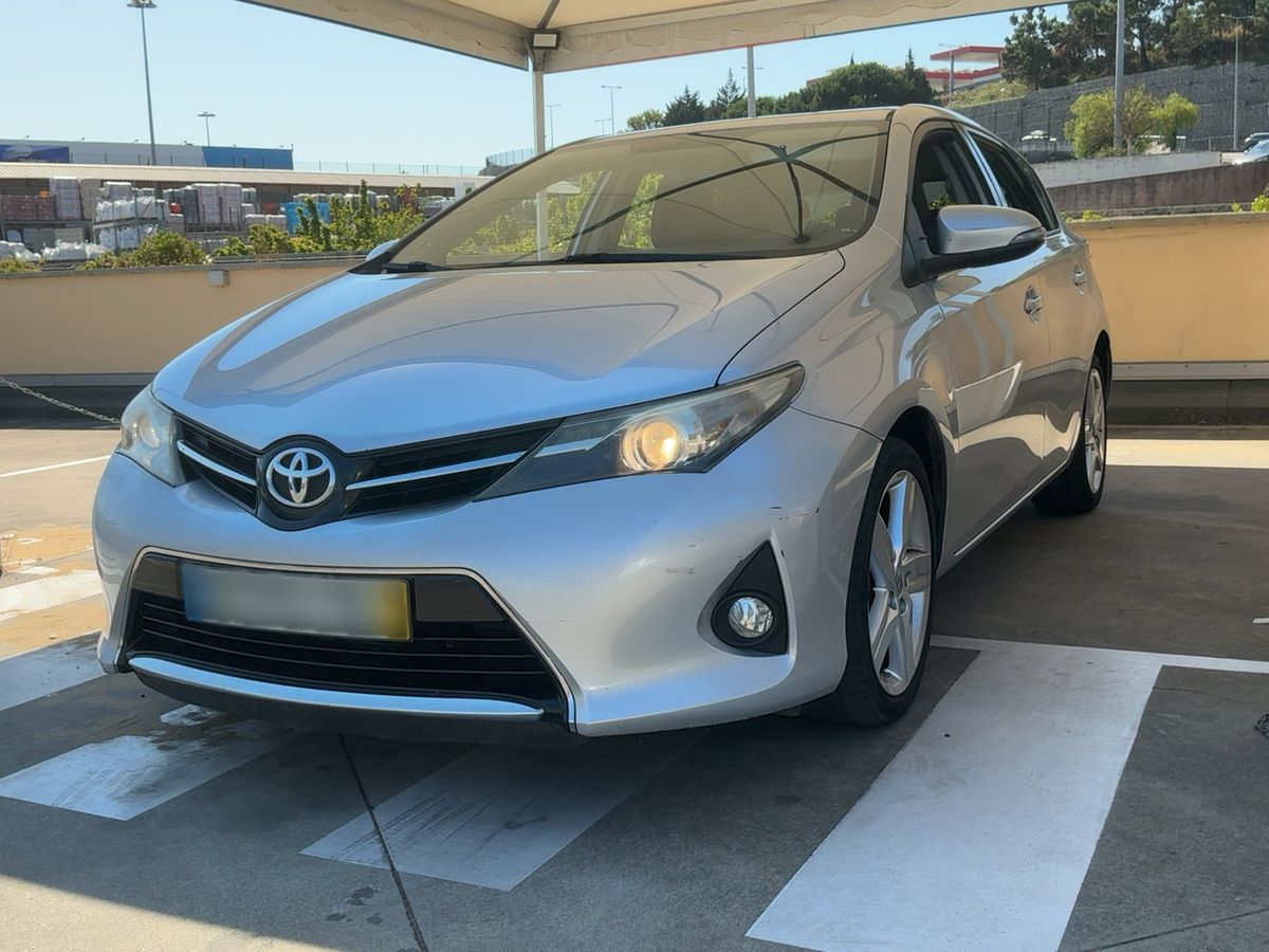 Toyota Auris 2014