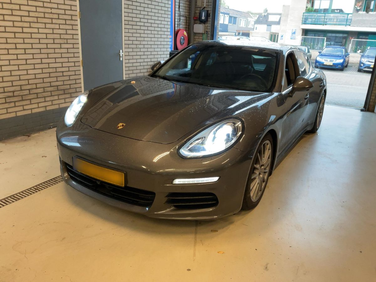 Porsche Panamera 2015