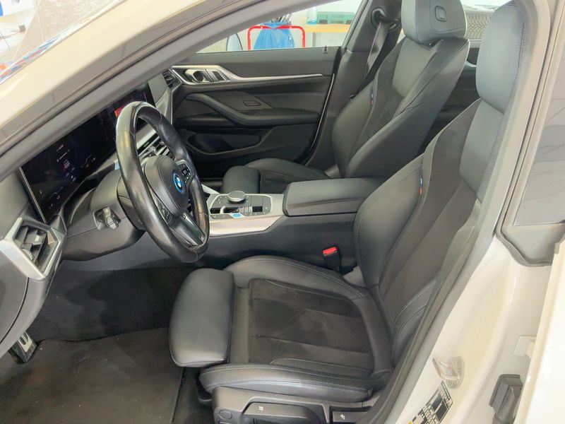 BMW i4 eDrive35 Gran Coupe M Sport 2023 – снимка 16