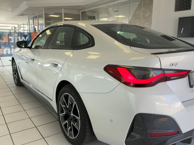 BMW i4 eDrive35 Gran Coupe M Sport 2023 – снимка 6