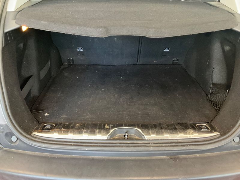 Peugeot 2008 1.2 PureTech Allure 2018 – снимка 28