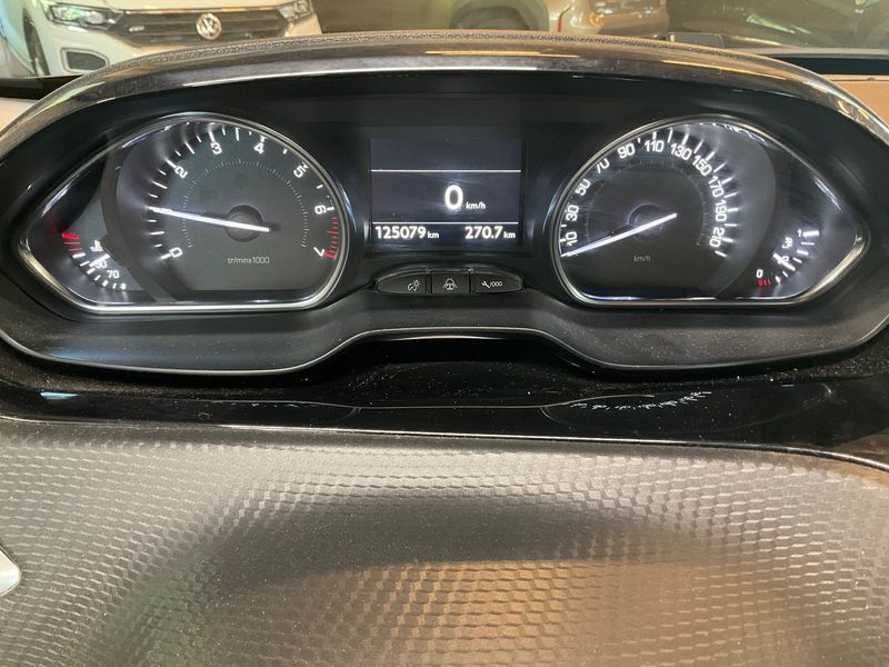 Peugeot 2008 1.2 PureTech Allure 2018 – снимка 18