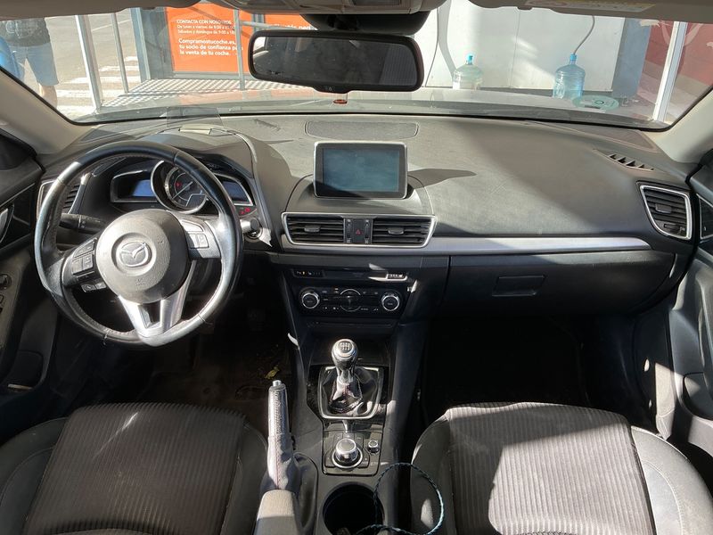 Mazda 3 2.0 Luxury — zdjęcie 12