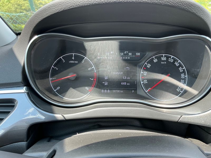 Opel Corsa 1.4 Innovation — zdjęcie 13