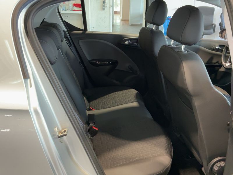 Opel Corsa 1.4 Innovation — zdjęcie 14