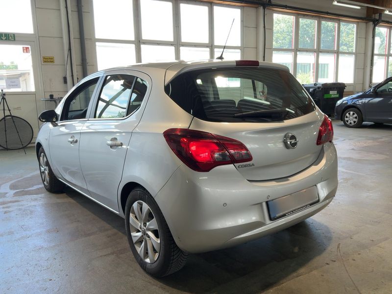 Opel Corsa 1.4 Innovation — zdjęcie 3