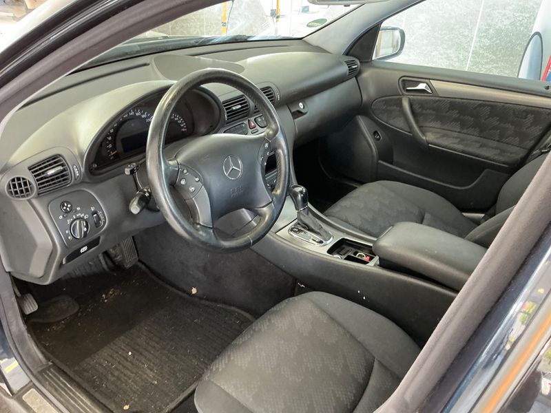 Mercedes-Benz C-Klasse C 180 Kompressor Avantgarde — zdjęcie 3