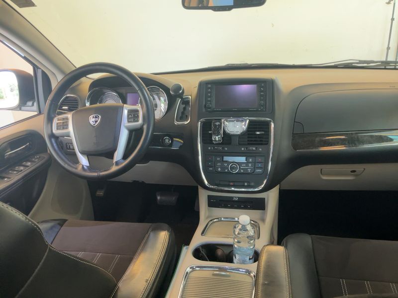 Lancia Voyager 2.8 JTDM Platinum — zdjęcie 12