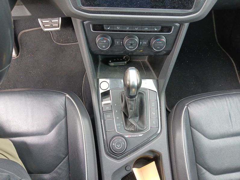 Volkswagen Tiguan Allspace 2.0 TDI Highline 4Motion — zdjęcie 21
