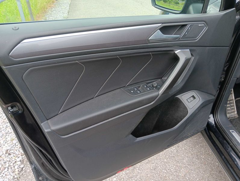 Volkswagen Tiguan Allspace 2.0 TDI Highline 4Motion — zdjęcie 17