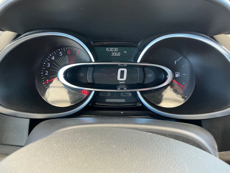 Renault Clio 0.9 Energy Limited — zdjęcie 13