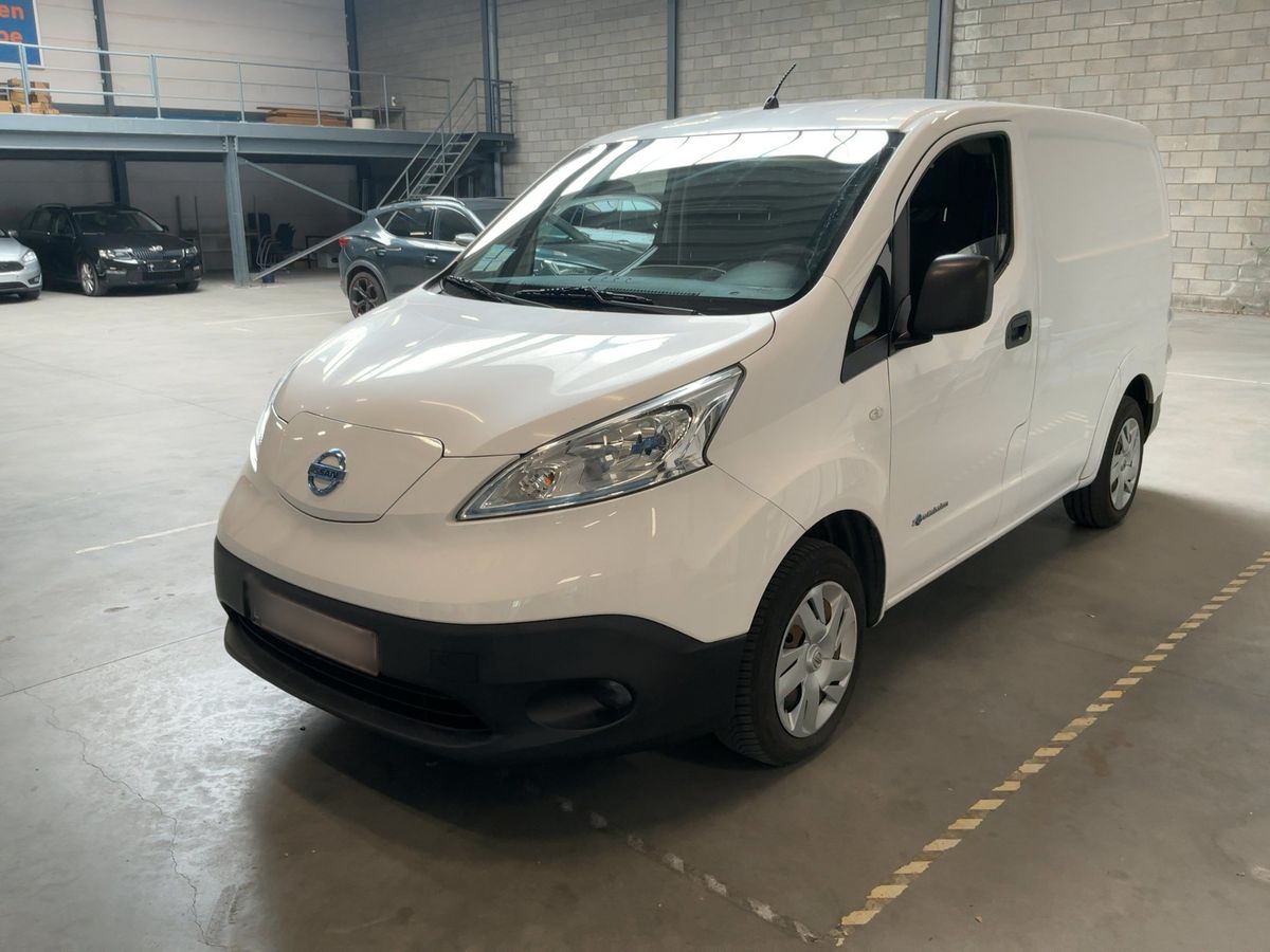 Nissan NV200 2018 — photo 1