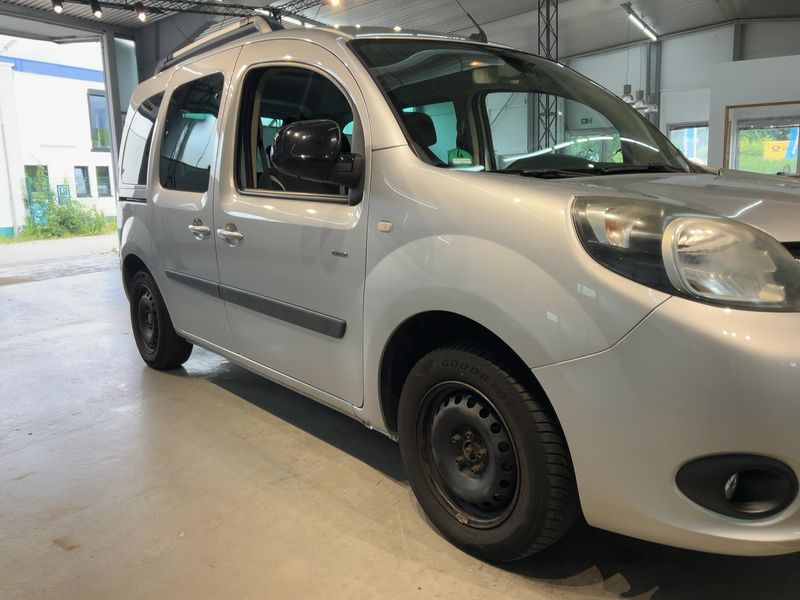 Renault Kangoo 1.5 dCi Limited — zdjęcie 8