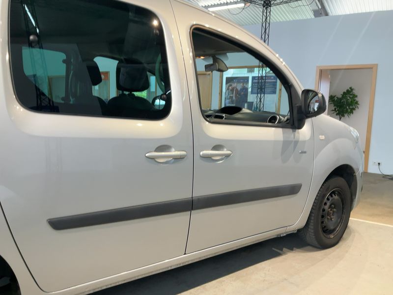 Renault Kangoo 1.5 dCi Limited — zdjęcie 7