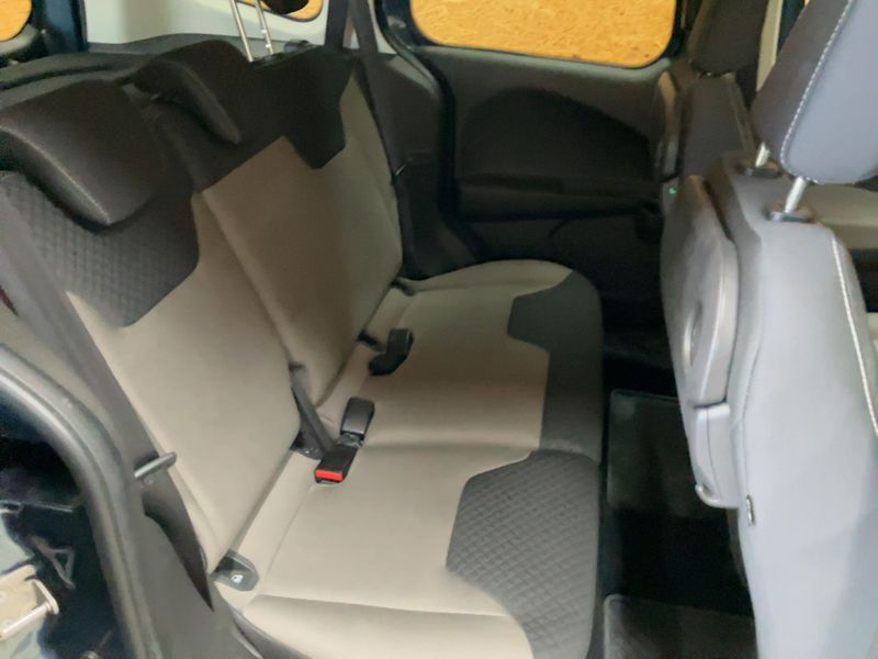 Ford Tourneo Courier 1.5 TDCi Titanium — zdjęcie 14