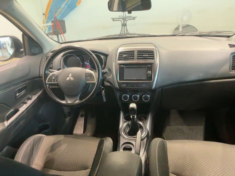 Mitsubishi ASX 1.8 DI-D Intense 2WD — zdjęcie 12