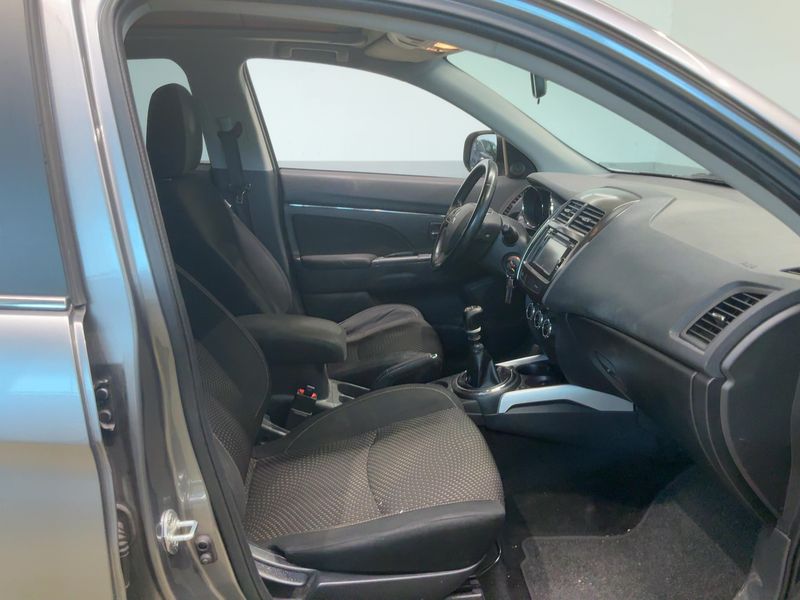 Mitsubishi ASX 1.8 DI-D Intense 2WD — zdjęcie 11