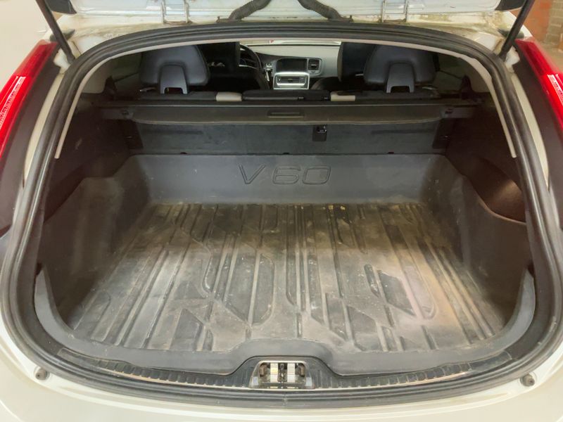 Volvo V60 Cross Country 2.0 D4 Pro — zdjęcie 10