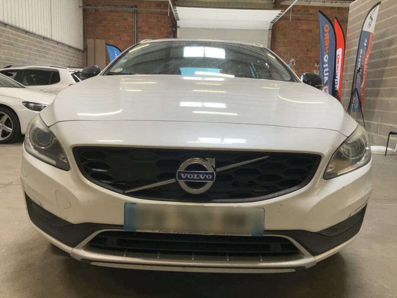 Volvo V60 Cross Country 2.0 D4 Pro — zdjęcie 9