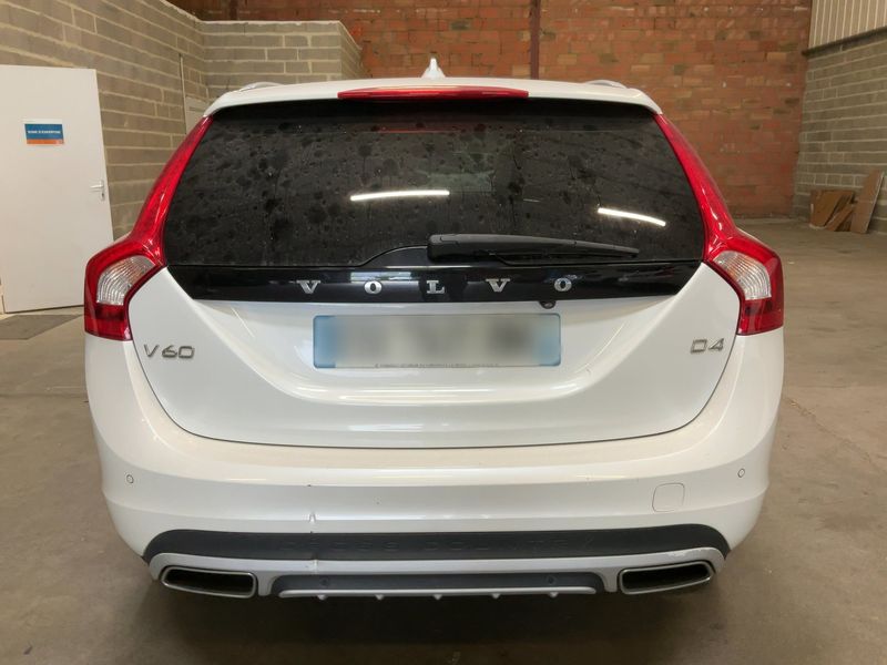 Volvo V60 Cross Country 2.0 D4 Pro — zdjęcie 5