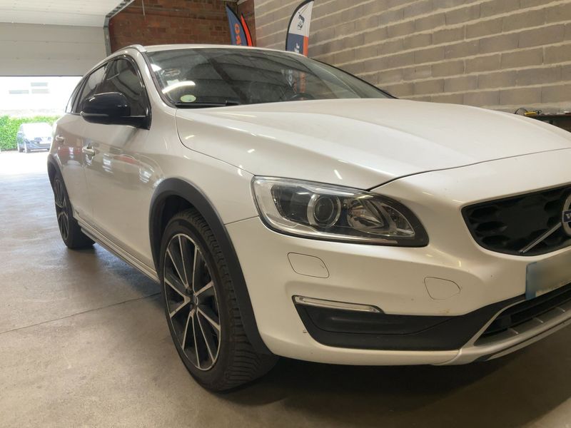 Volvo V60 Cross Country 2.0 D4 Pro — zdjęcie 8
