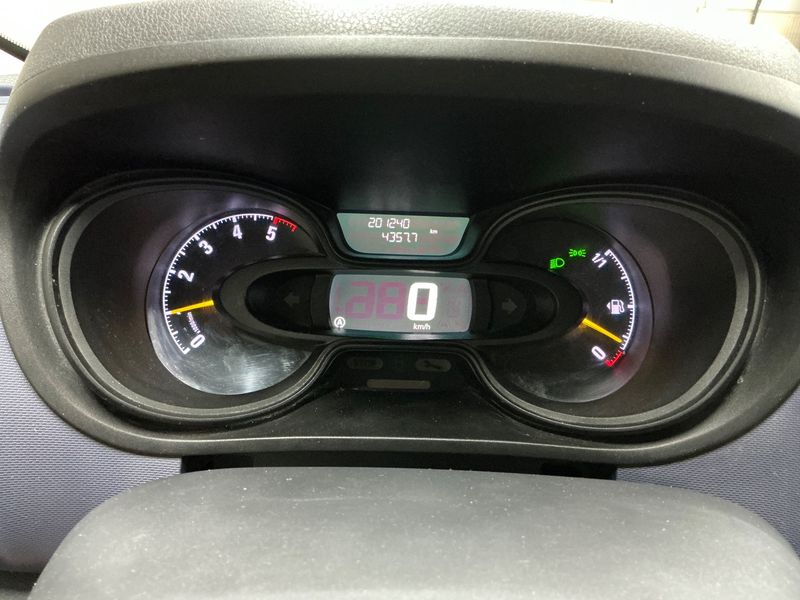 Opel Vivaro 1.6 CDTI Biturbo Combi L1H1 2,7t 2016 – снимка 18