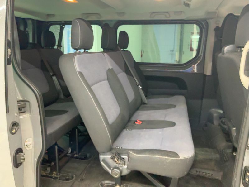 Opel Vivaro 1.6 CDTI Biturbo Combi L1H1 2,7t 2016 – снимка 19