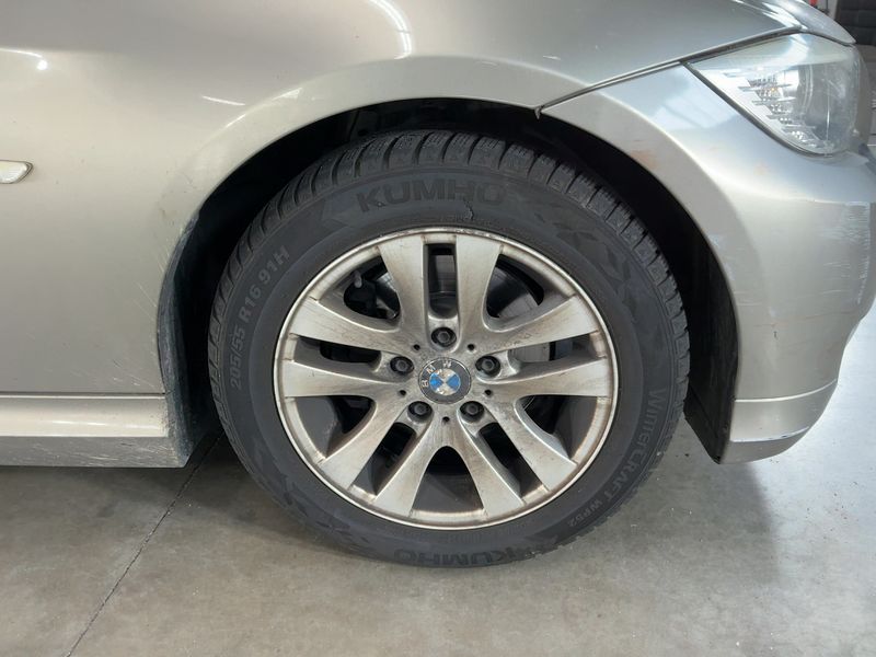 BMW 3er 318i 2011 – снимка 11
