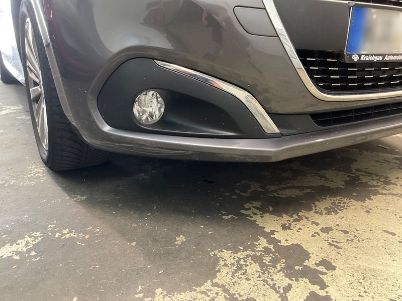 Peugeot 208 1.2 e-VTi Allure 2019 – снимка 33