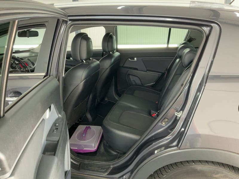 Kia Sportage 2.0 Vision 4WD — zdjęcie 14