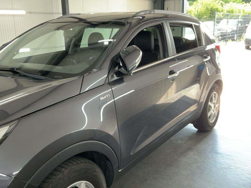 Kia Sportage 2.0 Vision 4WD — zdjęcie 4
