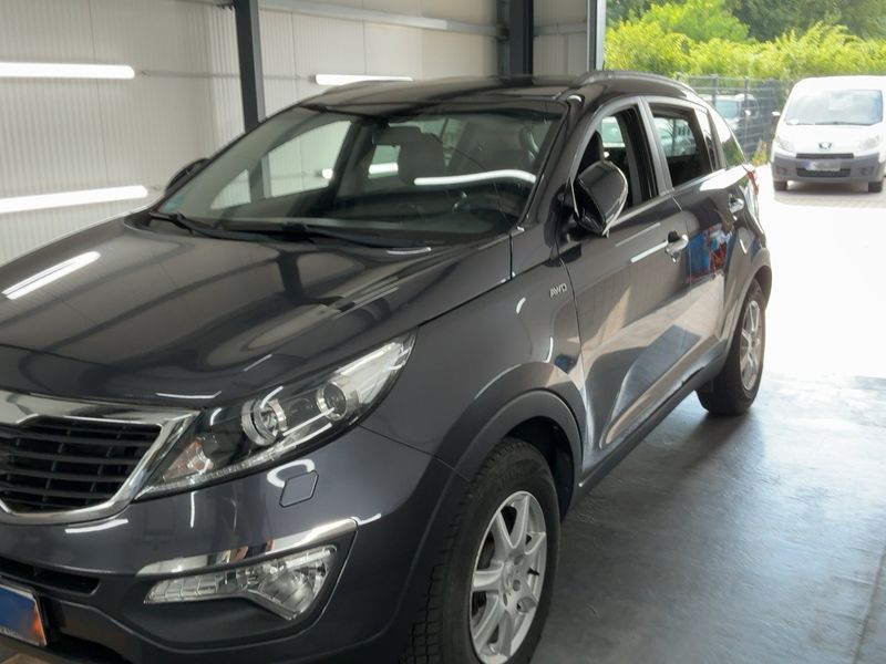 Kia Sportage 2.0 Vision 4WD — zdjęcie 2