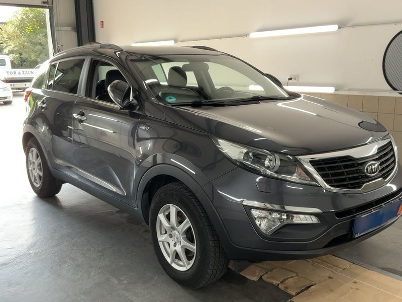 Kia Sportage 2.0 Vision 4WD — zdjęcie 8