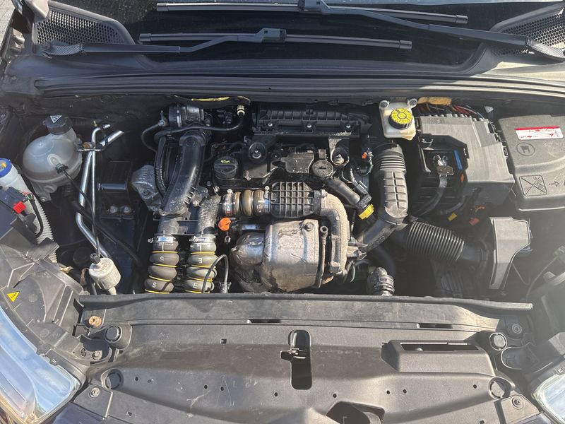 Citroen DS4 1.6 Blue-HDi Chic — zdjęcie 8